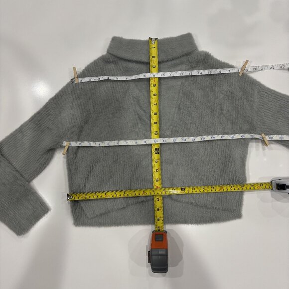 Abercrombie Fitch S Gray Half Zip Fur Furry Long Sleeve Side Split Crop Sweater - Picture 10 of 10